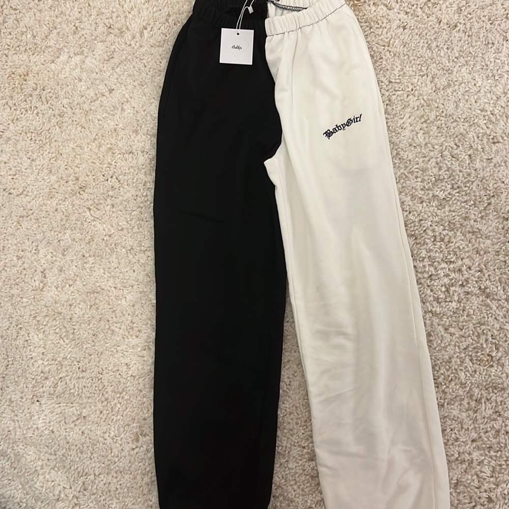 brand new | adika sweatpants size: xs